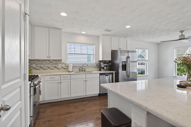 Building Photo - 207 Hearthstone Rch