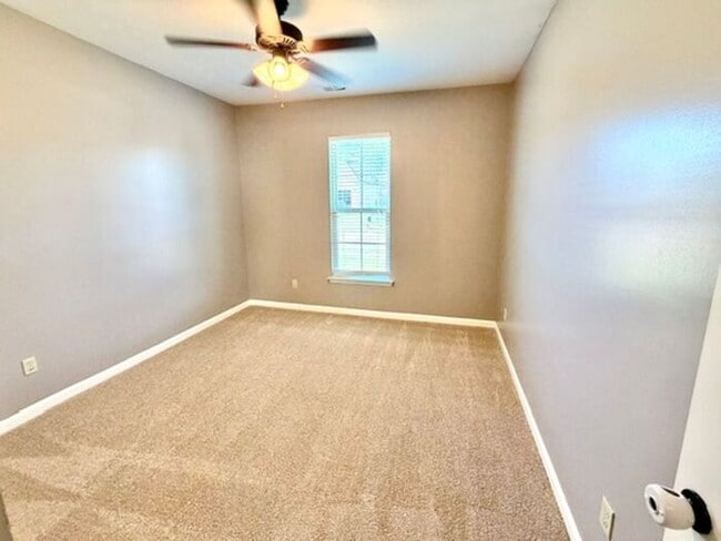 Building Photo - Now Leasing a 4-bedroom 2 bath home in Olive Branch, MS
