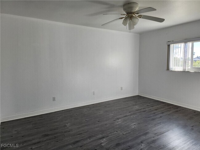 Building Photo - 1214 NE 14th Ave