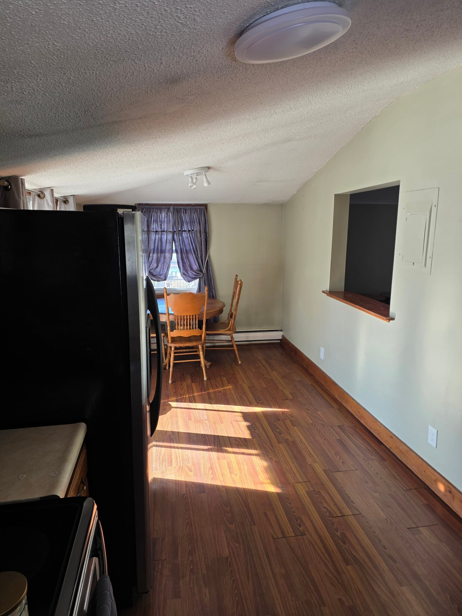 Kitchen/Dining Area - 1104 Tacoma St