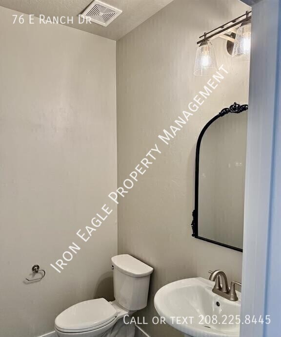 Building Photo - 76 E Ranch Dr