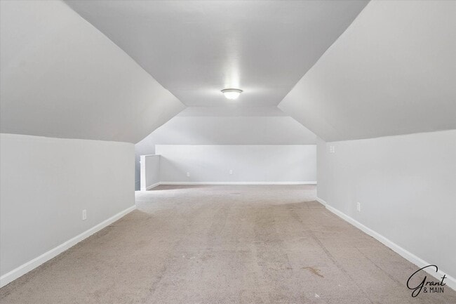 Building Photo - $1325 3 bedroom bungalow
