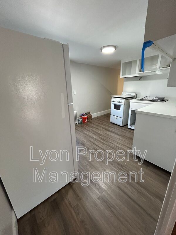 Building Photo - 44 7th St