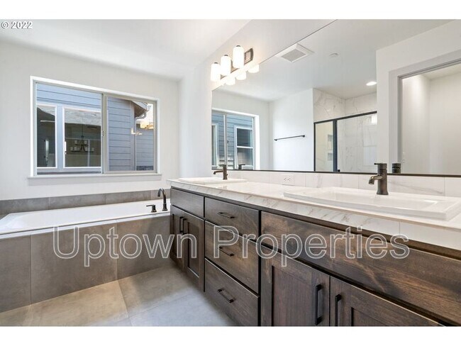 Building Photo - 2507 S Cache Cir