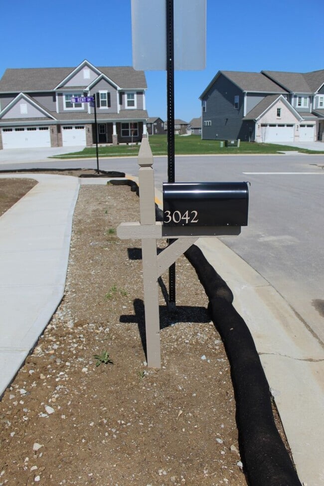 Building Photo - Beautiful Newer 5 BR Home in Brownsburg!