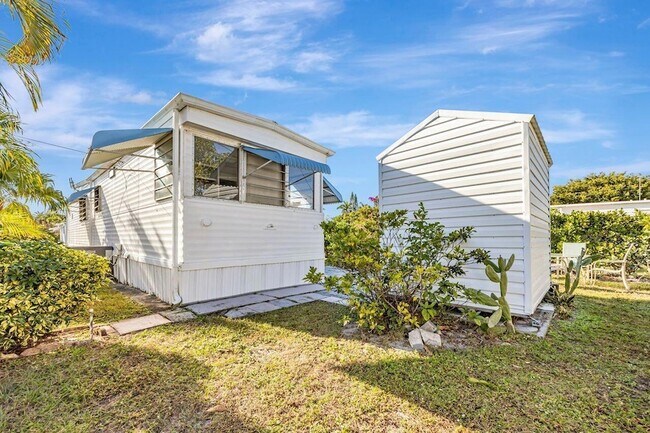 Building Photo - 14556 Glenview Dr