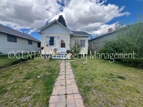 Building Photo - Small one bedroom house on the flats!