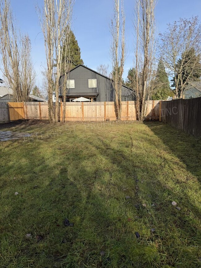 Building Photo - Remodeled 3 Bd Home W/ Washer & Dryer Hook-ups, Large Fenced Backyard, Gas Fireplace & 2 Car Garage!