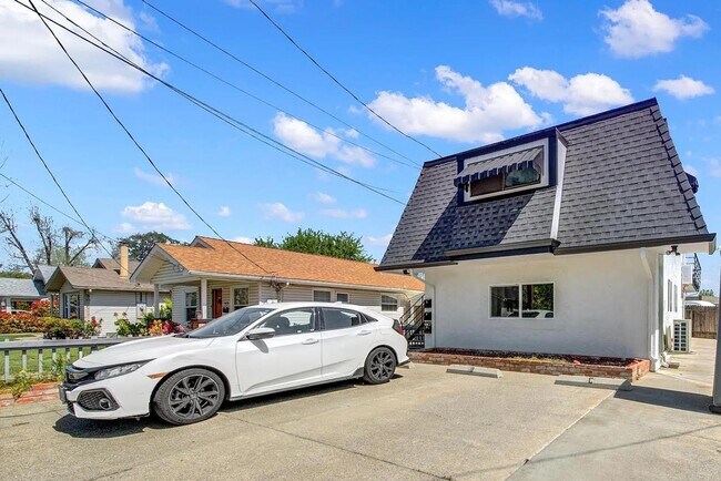 Building Photo - Downtown Vacaville 1Bed/1Bath