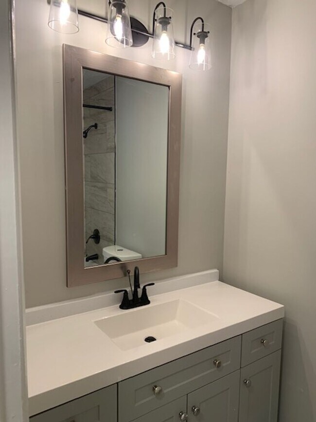 Building Photo - Located in McDuffie Woods Subdivision