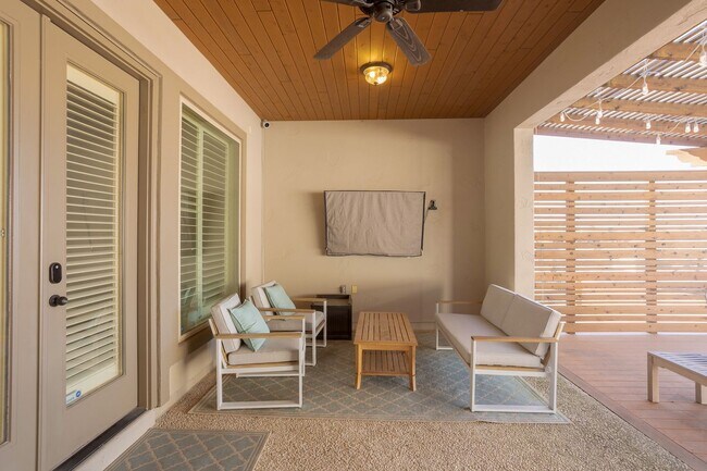 Building Photo - Home for Rent