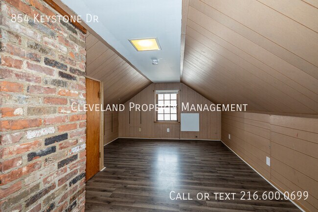 Building Photo - 854 Keystone Dr