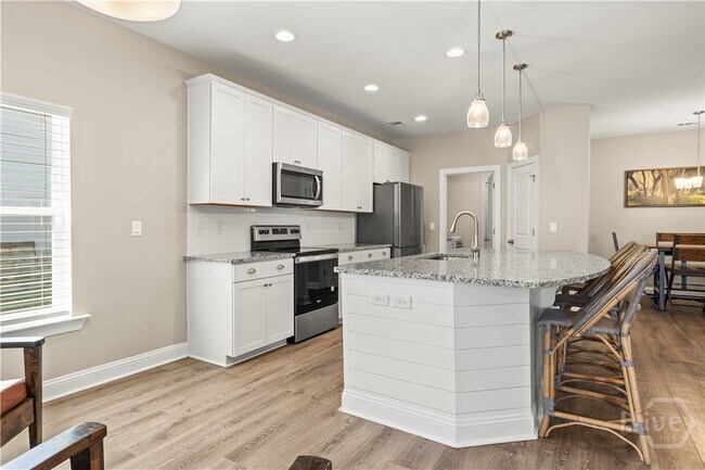 Building Photo - 49 Nettleton Ln