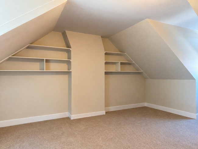 Building Photo - Beautiful 3 Bedroom Townhome in Lancaster - First Floor Washer/Dryer!