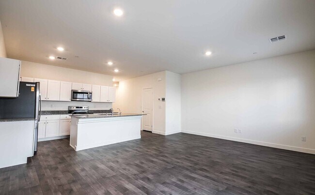 Building Photo - Brand new DR Horton Townhome with 3 bedroom,2 bathrooms and 1 car garage located at Trails at Wil...