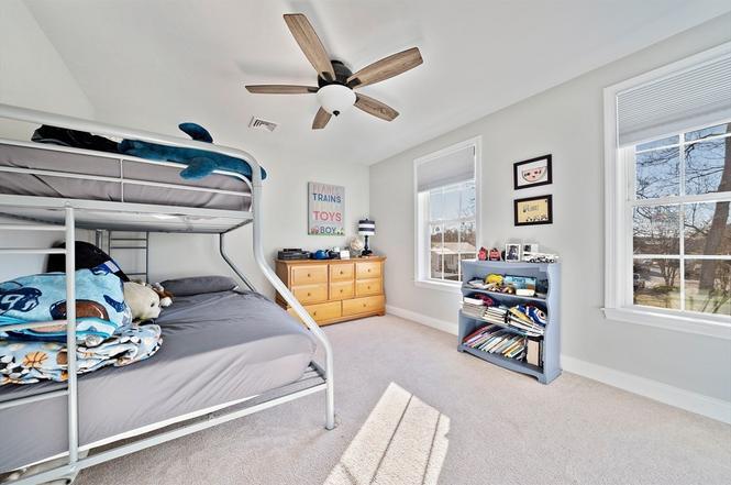 Building Photo - 1 Paradise Ln