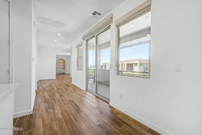 Building Photo - 11673 N 136th St