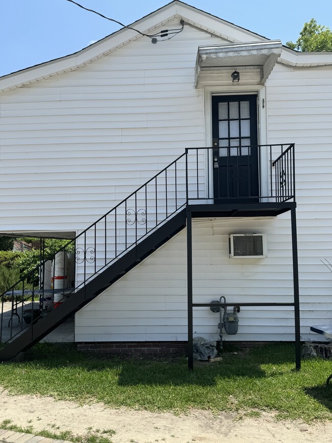Primary Photo - 202-204 S Zetterower Ave