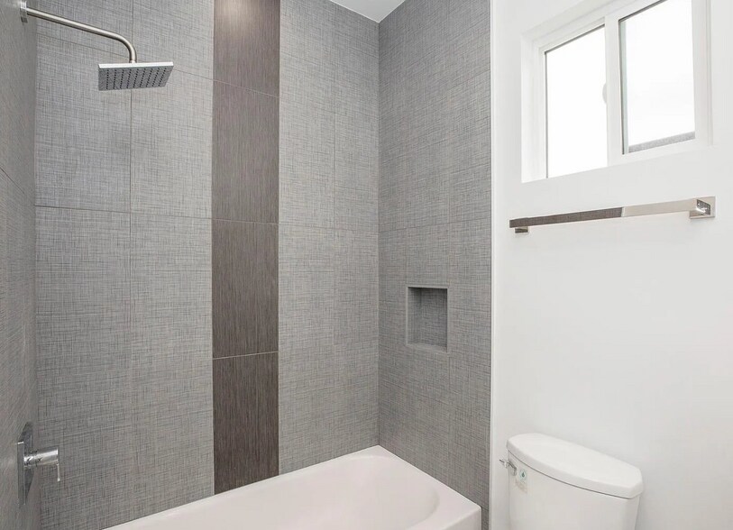 Building Photo - 5026 Cleon Ave