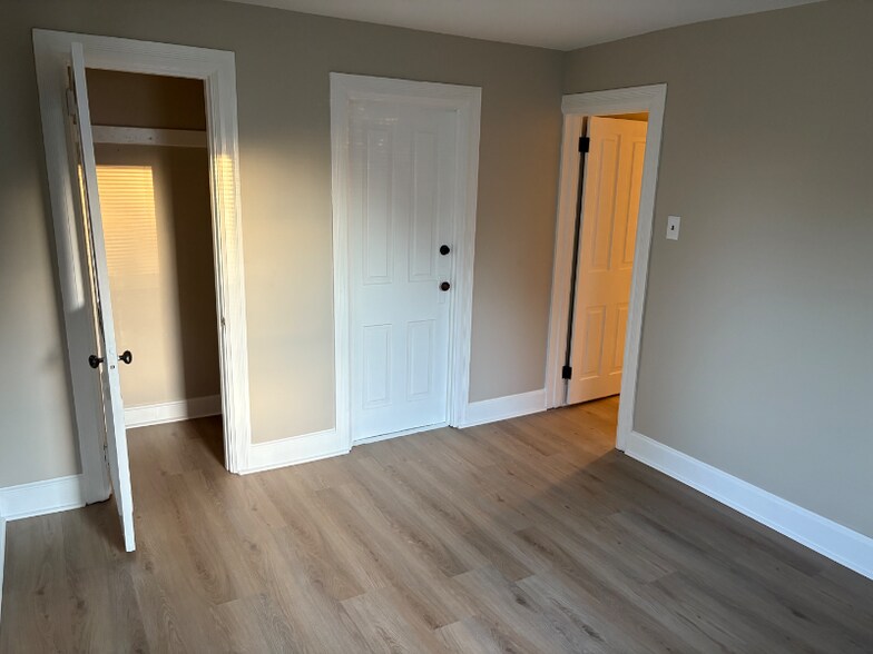 Building Photo - 2319 Herr St