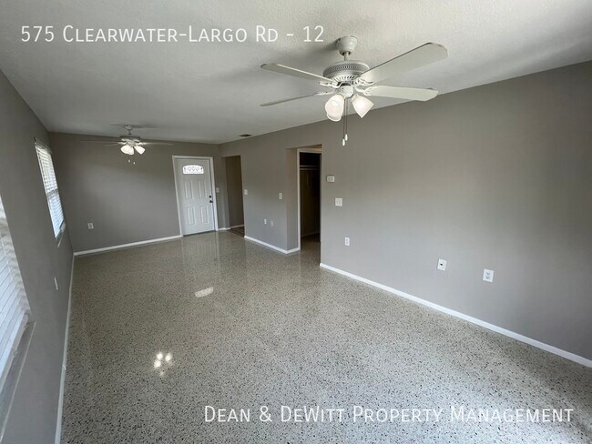 Building Photo - 575 Clearwater Largo Rd