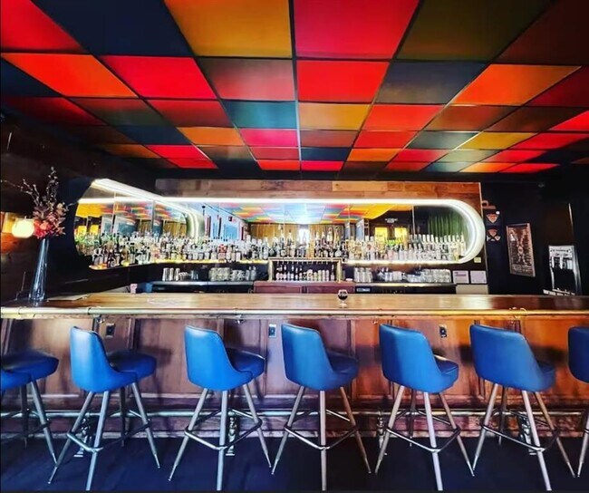 Building Photo - 2009 Canterbury St