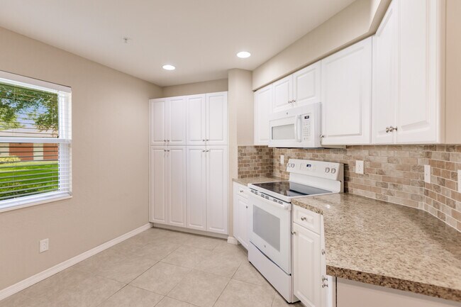 Building Photo - 27520 Palmesta Circle