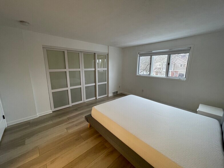 Building Photo - 43 Adams St