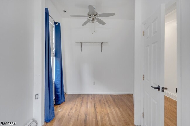 Building Photo - 13 2nd Ave