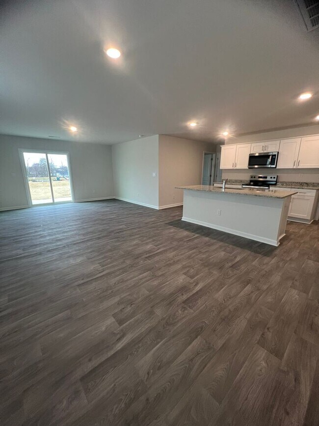 Building Photo - NEW CONTRUCTION!  Available for Immediate Move in!