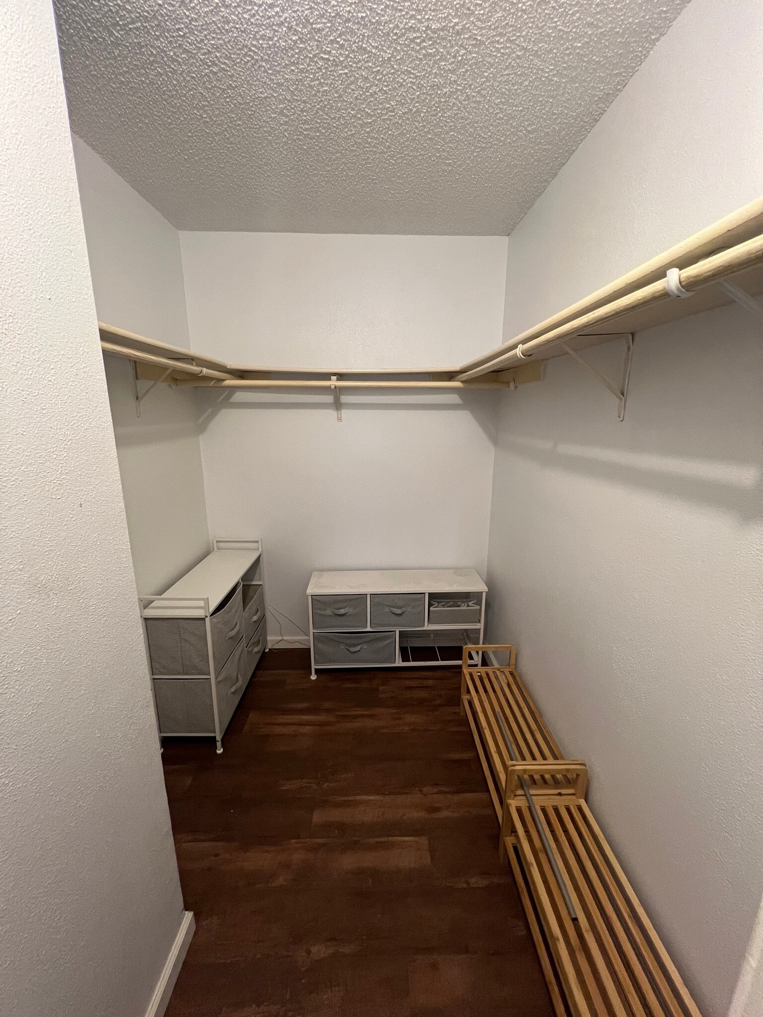 Building Photo - 807 Kavanagh Dr