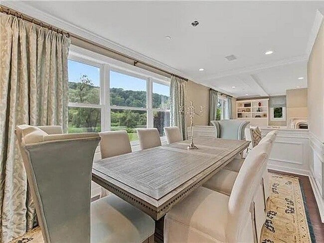 Building Photo - 777 Armonk Rd