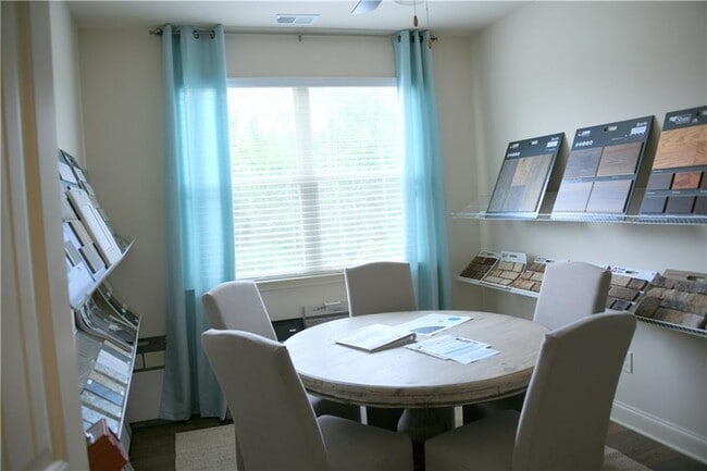 Building Photo - 5730 Lanier Valley Pkwy