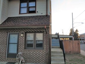 Building Photo - McMenamy Suites