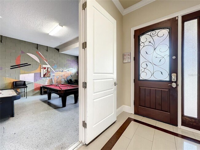 Building Photo - 760 Golden Bear Dr