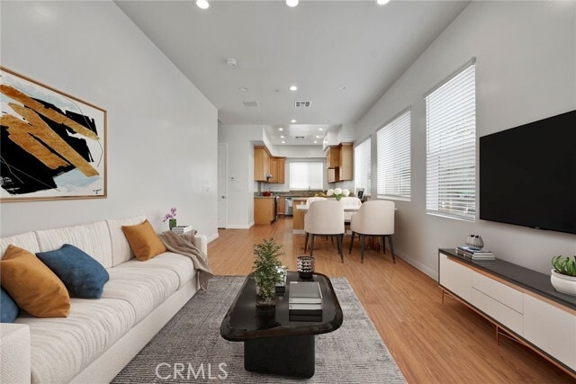 Building Photo - 320 S Lincoln Ave