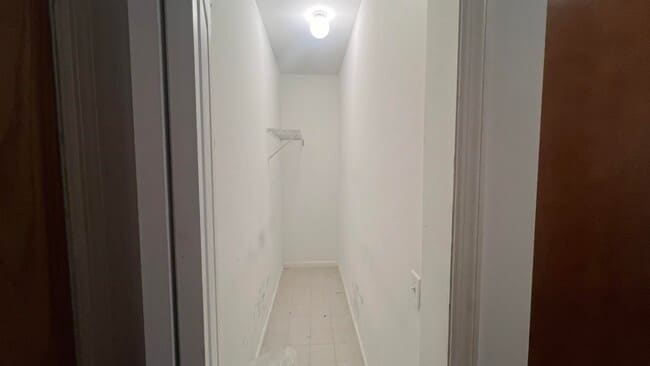 Building Photo - 528 52nd St