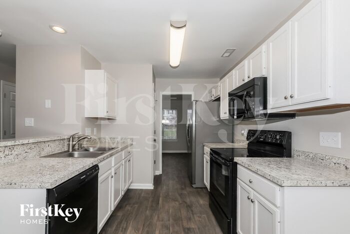Building Photo - 1021 Barbee Farm Dr