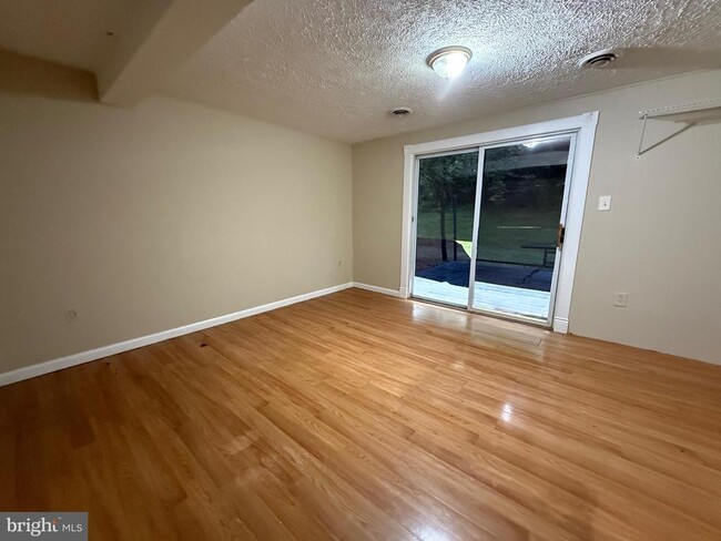 Building Photo - 4521 Edinburg Dr