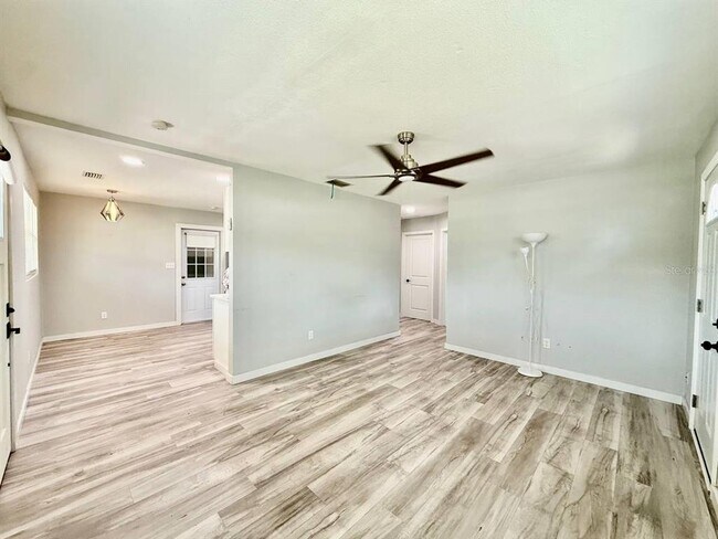 Building Photo - 4406 W Trilby Ave