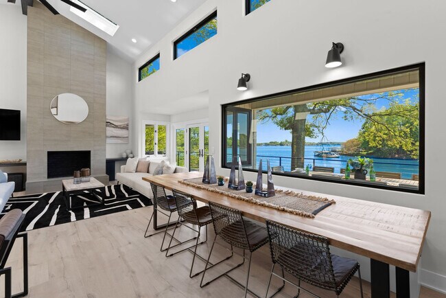 Building Photo - 3837 Fox Run