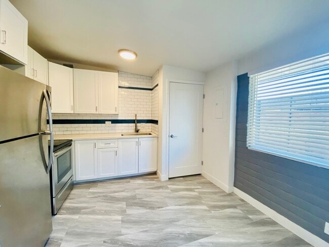 Building Photo - 1/2 Off First Full Month's Rent! Spacious Design Meets Modern Living in this Private 2 bedroom 1 ...