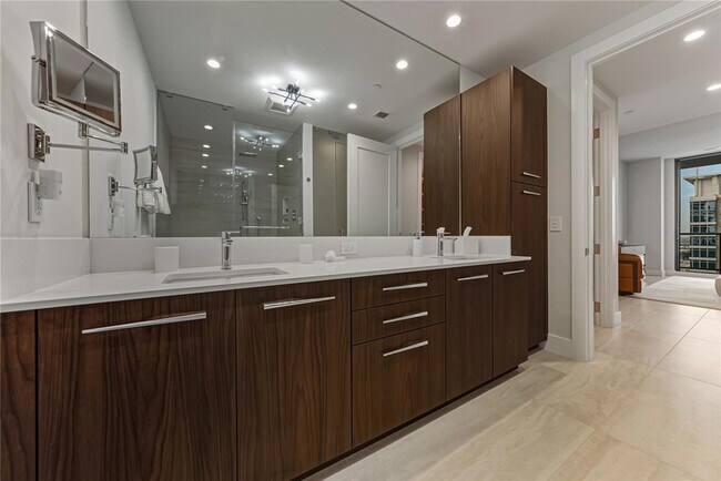 Building Photo - 275 1st Ave S