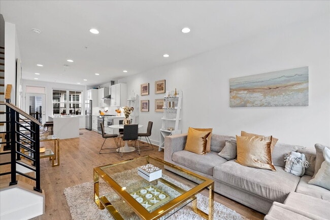 Building Photo - Modern 2024 Townhome with Rooftop Terrace.