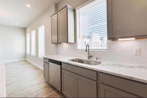 Building Photo - 1741 Cove Cres Ct