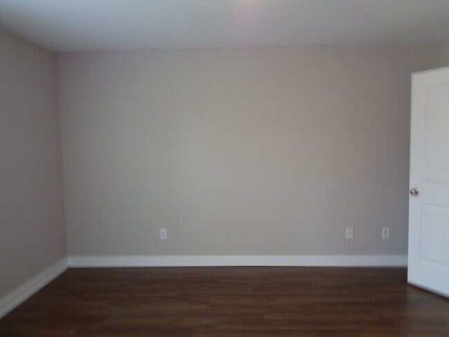 Building Photo - One Level House for Rent-Off Main St.-Minutes from Downtown