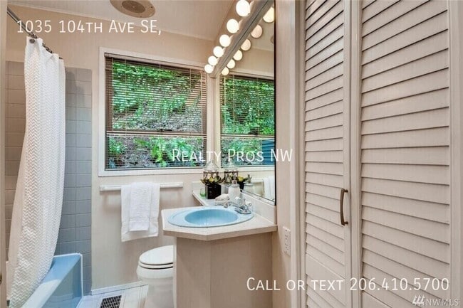 Building Photo - 1035 104th Ave SE