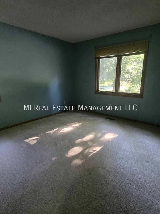 Building Photo - 1268 Oakhampton Rd