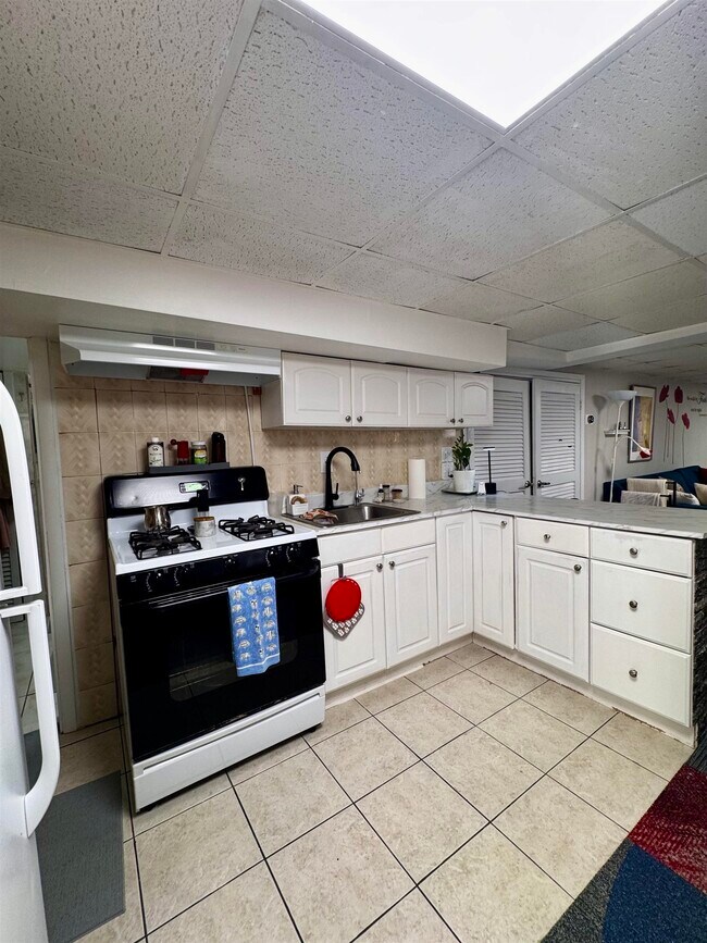 Building Photo - 188 Palisade Ave