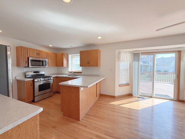 Building Photo - 1278 Knolls Ave S